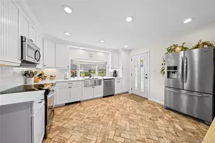 35 Martin, Westbury, NY 11590 - Photo 5