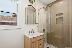 695 Doblin St, Elmont, NY 11003 - Photo 17