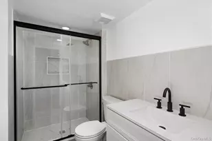 695 Doblin St, Elmont, NY 11003 - Photo 21