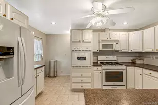 61 Continental Pl, Glen Cove, NY 11542 - Photo 21