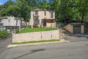 61 Continental Pl, Glen Cove, NY 11542 - Photo 3