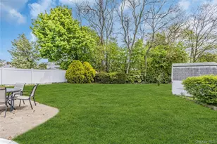 97 Horton Rd, Valley Stream, NY 11581 - Photo 19
