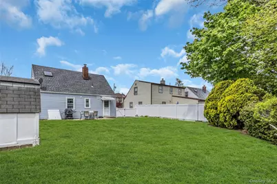 97 Horton Road, Valley Stream, NY 11581 - Photo 21