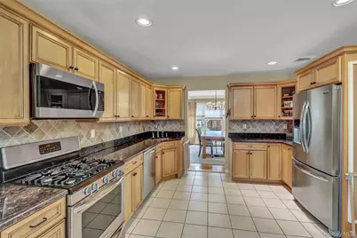 18 Hampton Road, Lynbrook, NY 11563 - Photo 19