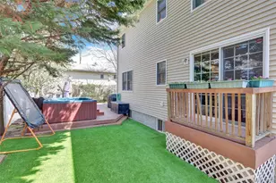 18 Hampton Rd, Lynbrook, NY 11563 - Photo 37