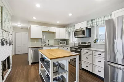 42 Saddler Lane, Levittown, NY 11756 - Photo 3