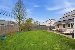 42 Saddler Ln, Levittown, NY 11756 - Photo 21