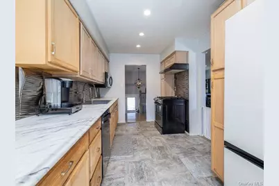 3517 Lawrence Avenue, Oceanside, NY 11572 - Photo 11