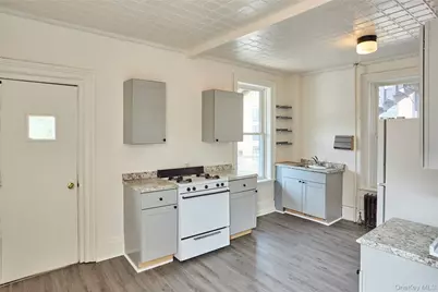 457 Main St #Apt 3, Beacon, NY 12508 - Photo 3