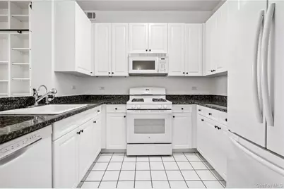 1 Scarsdale Road #613, Tuckahoe, NY 10707 - Photo 7