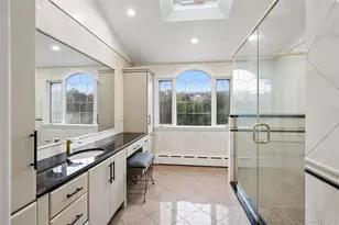 192 Split Rock Rd, Syosset, NY 11791 - Photo 19