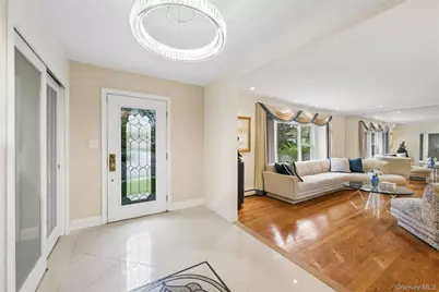 192 Split Rock Road, Syosset, NY 11791 - Photo 3