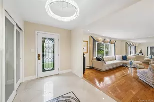 192 Split Rock Rd, Syosset, NY 11791 - Photo 3