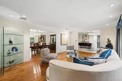 192 Split Rock Road, Syosset, NY 11791 - Photo 5