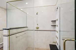 192 Split Rock Rd, Syosset, NY 11791 - Photo 21