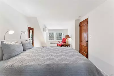 165 Montauk Highway #Unit B, Westhampton, NY 11977 - Photo 7