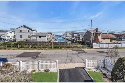 12 Spring Street, Lindenhurst, NY 11757 - Photo 27