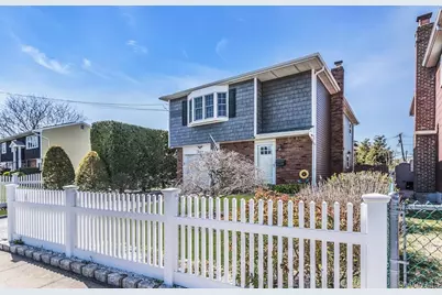 12 Spring Street, Lindenhurst, NY 11757 - Photo 3
