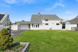 63 Blacksmith Rd, Levittown, NY 11756 - Photo 3