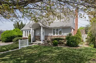 117 Betty Rd, East Meadow, NY 11554 - Photo 3