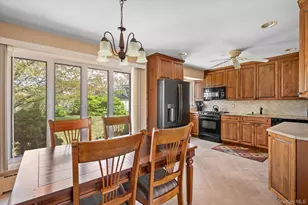 117 Betty Rd, East Meadow, NY 11554 - Photo 7