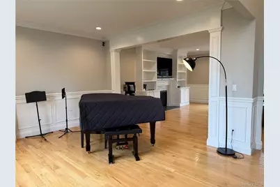 11 Putnam Avenue, Jericho, NY 11753 - Photo 5