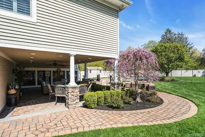 101 Hayrick Lane, Commack, NY 11725 - Photo 43
