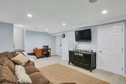 101 Hayrick Lane, Commack, NY 11725 - Photo 31