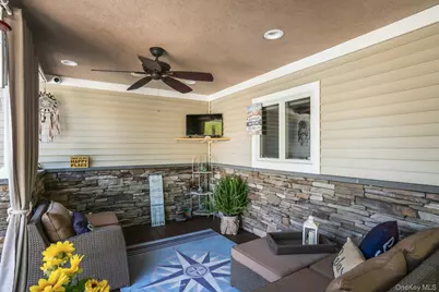 101 Hayrick Lane, Commack, NY 11725 - Photo 33