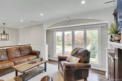 101 Hayrick Lane, Commack, NY 11725 - Photo 9