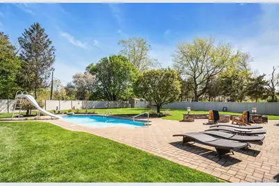 101 Hayrick Lane, Commack, NY 11725 - Photo 45