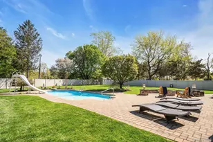 101 Hayrick Ln, Commack, NY 11725 - Photo 45