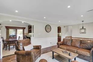 101 Hayrick Ln, Commack, NY 11725 - Photo 11