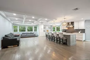 14 S Hollow Rd, Dix Hills, NY 11746 - Photo 17