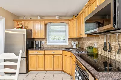 5 Regina Court, Huntington Station, NY 11746 - Photo 7