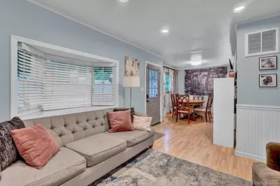 27 McGaw Avenue, Lake Grove, NY 11755 - Photo 9
