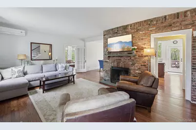 945 Harrison Drive, Centerport, NY 11721 - Photo 5