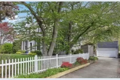 945 Harrison Drive, Centerport, NY 11721 - Photo 29