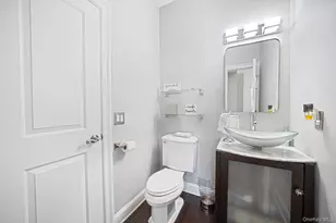 9 Sunset Ln, Patchogue, NY 11772 - Photo 19