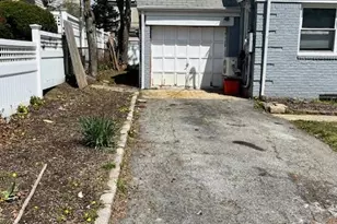 345 Walton St, West Hempstead, NY 11552 - Photo 3