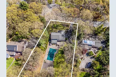 7 Carriage Court, Dix Hills, NY 11746 - Photo 7