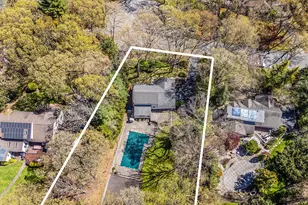 7 Carriage Ct, Dix Hills, NY 11746 - Photo 7