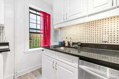 68-44 Burns Street #B2, Forest Hills, NY 11375 - Photo 9