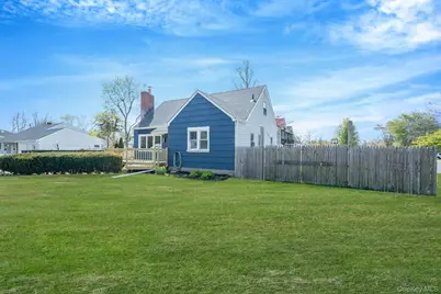 150 Spur Drive S, Bay Shore, NY 11706 - Photo 23