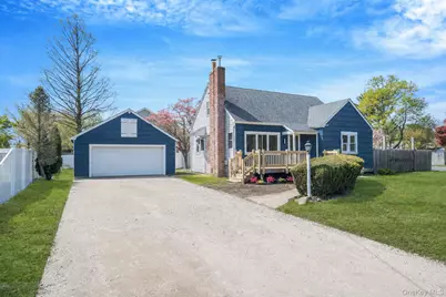 150 Spur Drive S, Bay Shore, NY 11706 - Photo 1