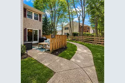 109 Aspen Drive E, Woodbury, NY 11797 - Photo 3
