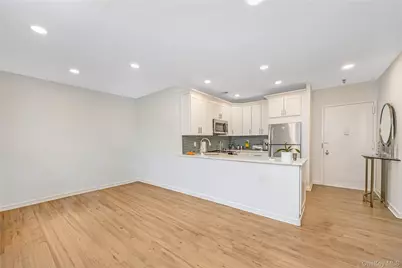 100 W Broadway #2DD, Long Beach, NY 11561 - Photo 9