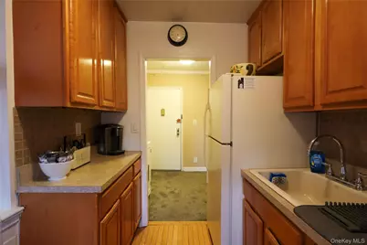 485 Bronx River Road #B35, Yonkers, NY 10704 - Photo 11