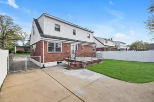 382 Old Country Rd, Mineola, NY 11501 - Photo 29