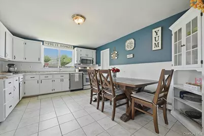 86 Tyler Avenue, West Sayville, NY 11796 - Photo 7